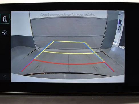 Used 2024 Kia Sorento S image 32