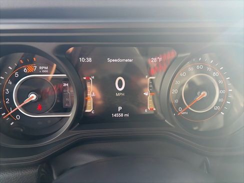 Used 2024 Jeep Wrangler Unlimited Rubicon image 18