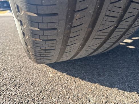 Used 2019 Porsche Cayenne image 42