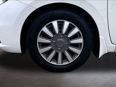 Used 2020 Nissan Versa S FWD image 10
