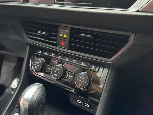 Used 2020 Volkswagen Jetta SE FWD image 23