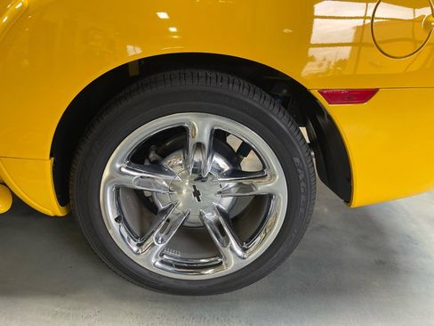 Used 2006 Chevrolet SSR w/ Preferred Equipment Group image 16