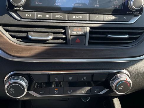 Used 2024 Nissan Altima 2.5 SV image 23