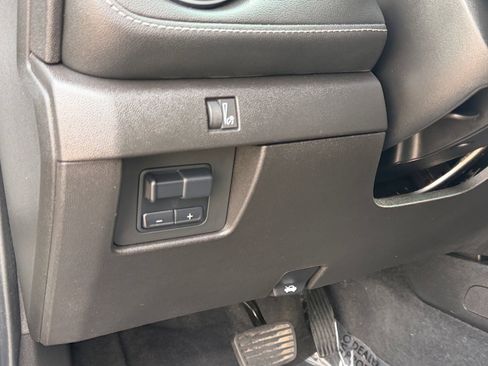 Used 2024 Chevrolet Colorado LT w/ LT Convenience Package III AWD/4WD image 22