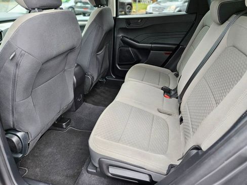 Used 2022 Ford Escape SE image 16