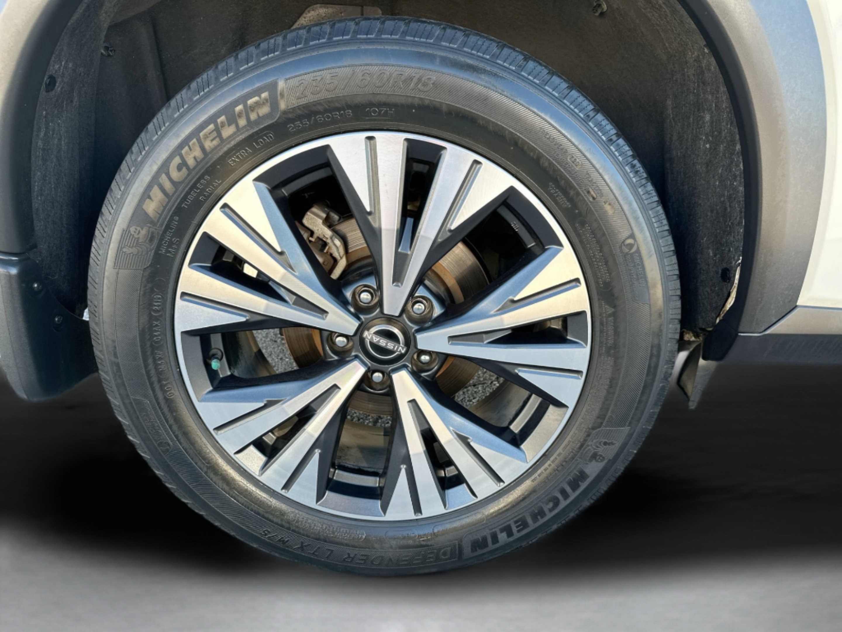 Used 2023 Nissan Rogue SV FWD image 18
