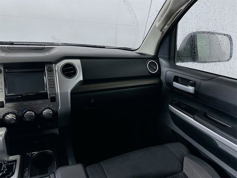 Used 2017 Toyota Tundra SR5 image 19