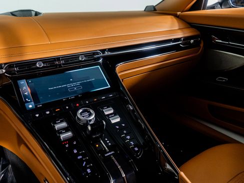 Used 2025 Aston Martin DB12 Coupe image 35