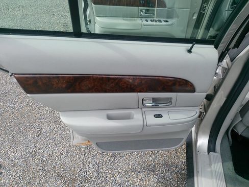 Used 2005 Mercury Grand Marquis LS image 28