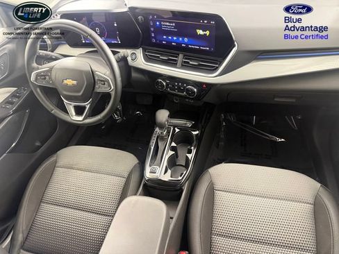 Used 2024 Chevrolet Trax LT w/ Driver Confidence Package FWD image 32