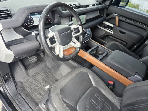 Used 2020 Land Rover Defender 110 S AWD/4WD image 11