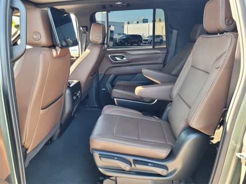 Certified 2024 Chevrolet Suburban High Country image 16