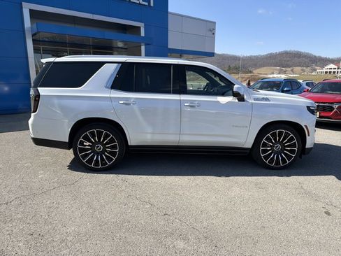 Used 2025 Chevrolet Tahoe High Country w/ LPO, Illumination Package image 3