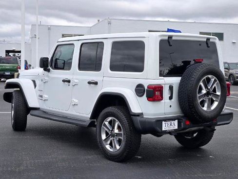 Used 2019 Jeep Wrangler Unlimited Sahara w/ Dual Top Group AWD/4WD image 14