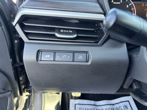 Used 2024 Nissan Altima 2.5 SV image 12