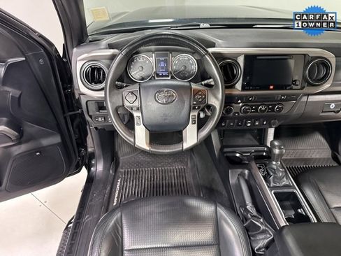 Used 2019 Toyota Tacoma Limited image 14