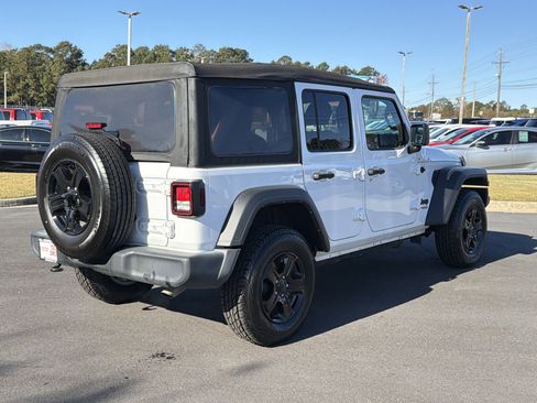 Used 2022 Jeep Wrangler Unlimited Sport image 23