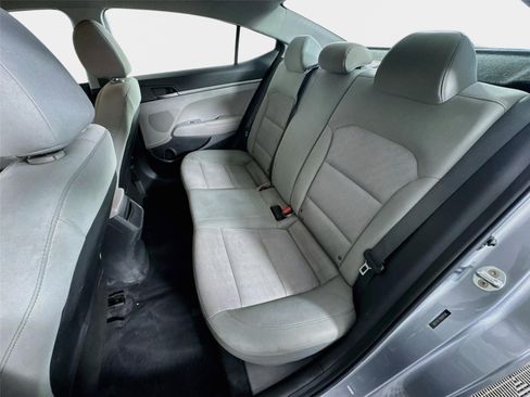 Used 2017 Hyundai Elantra SE FWD image 19