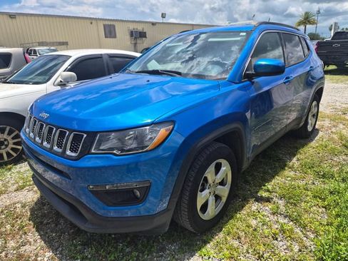 Used 2019 Jeep Compass Latitude w/ Popular Equipment Group FWD image 3