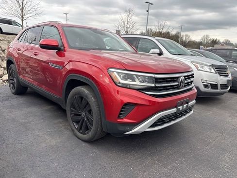 Used 2023 Volkswagen Atlas Cross Sport SE w/ Panoramic Sunroof Package image 3