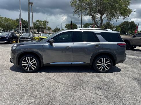 Certified 2023 Nissan Pathfinder Platinum w/ Black Appearance Package FWD image 17