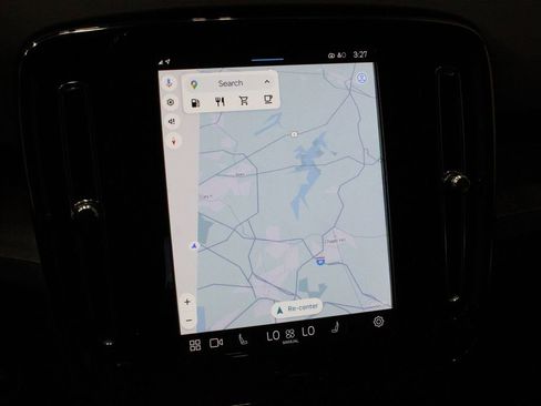 Used 2025 Volvo XC40 B5 Plus image 8