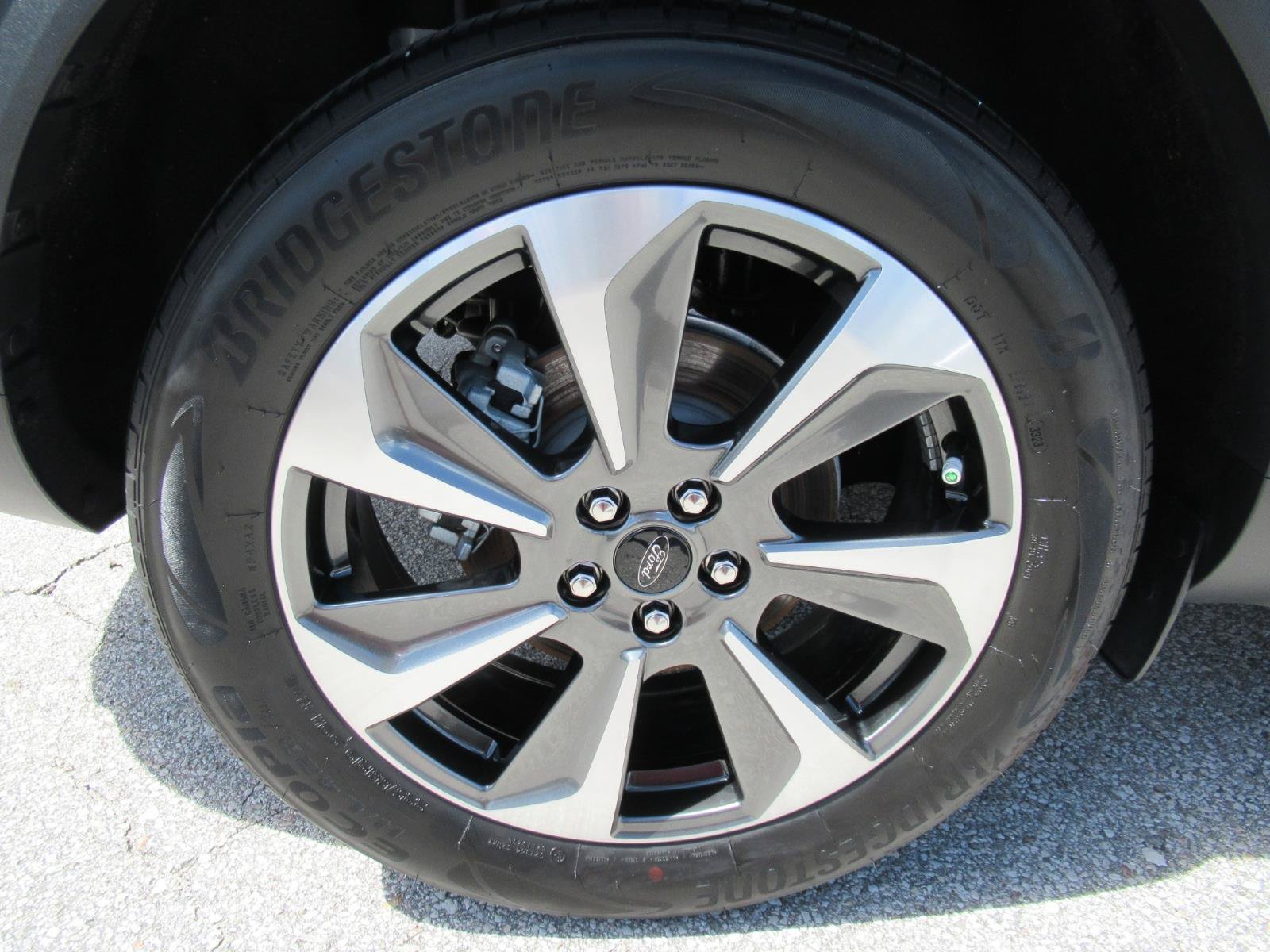 Used 2023 Ford Escape Platinum w/ Premium Technology Package AWD/4WD image 8