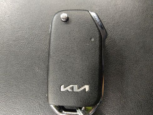 Used 2023 Kia Sorento LX FWD image 32