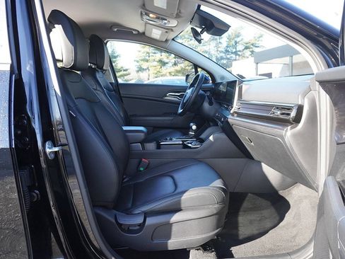 Used 2023 Kia Sportage EX image 30