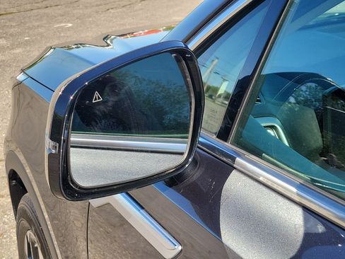 Used 2024 Kia Sorento S w/ Panoramic Sunroof Package FWD image 10