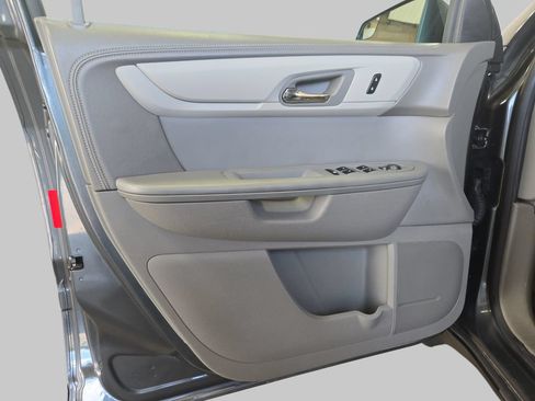 Used 2013 Chevrolet Traverse LS FWD image 30
