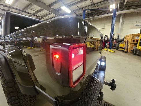 Used 2022 Jeep Gladiator Sport AWD/4WD image 31