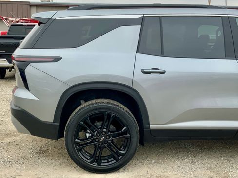 New 2026 Chevrolet Traverse LT w/ LPO, Floor Liner Package image 11