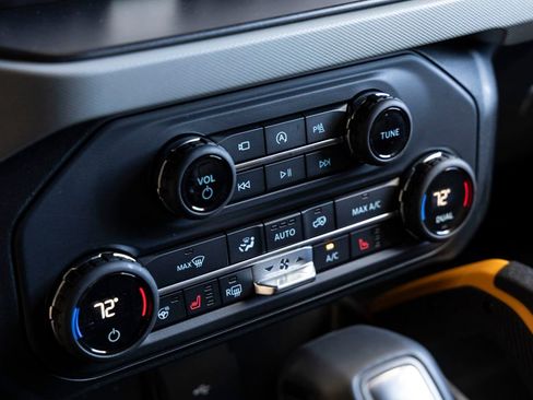 Used 2023 Ford Bronco Badlands image 22