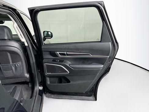 Used 2025 Kia Telluride S FWD image 33