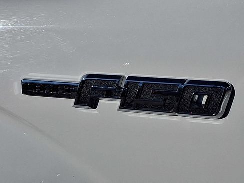 Used 2013 Ford F150 Lariat w/ Lariat Chrome Pkg image 31