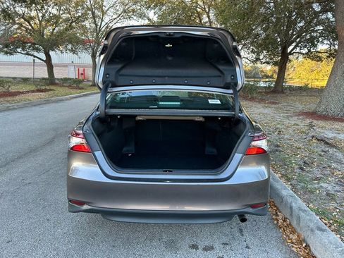 Used 2023 Toyota Camry LE image 10