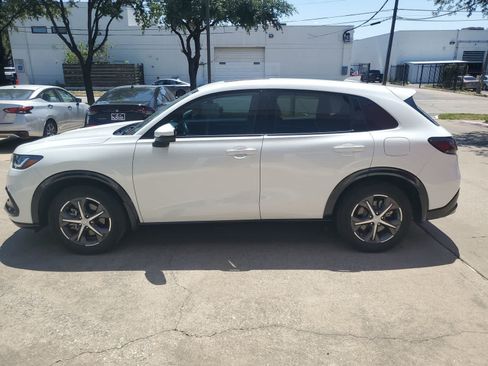 Used 2024 Honda HR-V EX-L image 3