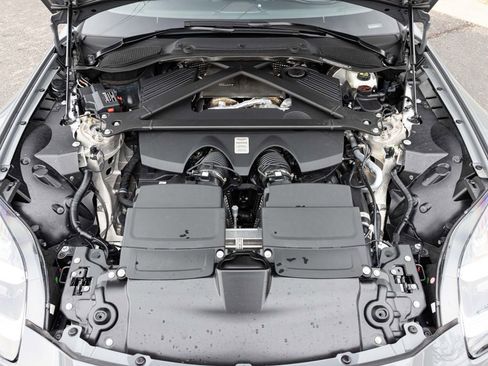 Used 2025 Aston Martin V8 Vantage Coupe image 63