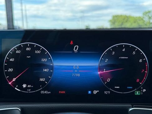 Used 2025 Mercedes-Benz GLB 250 4MATIC image 19