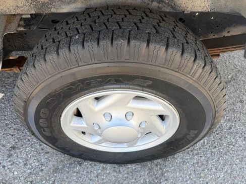 Used 2009 Ford E-350 and Econoline 350 Extended Wagon Super Duty RWD image 39