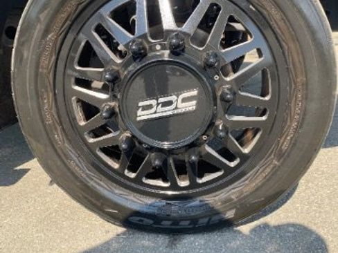 Used 2023 Ford F350 Lariat w/ Lariat Ultimate Package AWD/4WD image 36