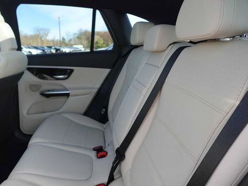 Used 2026 Mercedes-Benz GLC 300 4MATIC image 19