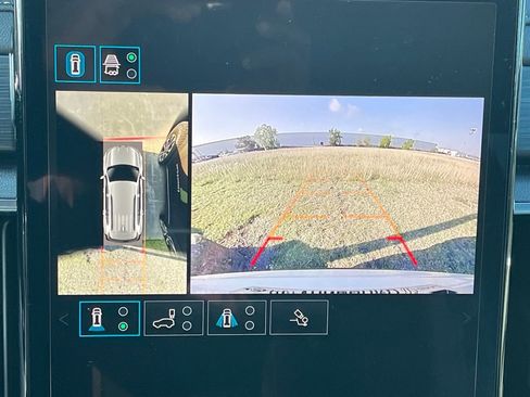 Used 2025 GMC Acadia Elevation image 24