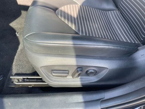 Used 2021 Toyota Camry SE image 10