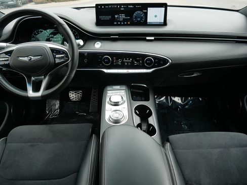 Used 2022 Genesis GV70 3.5T Sport w/ Sport Prestige Package image 10