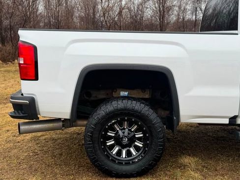 Used 2017 GMC Sierra 2500 SLE w/ SLE Preferred Package image 9