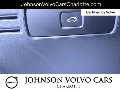 Used 2025 Volvo XC40 B5 Plus AWD/4WD image 27
