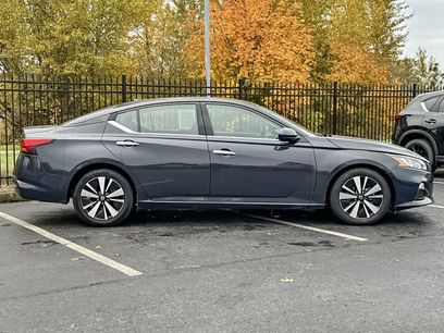 Used 2022 Nissan Altima 2.5 SV