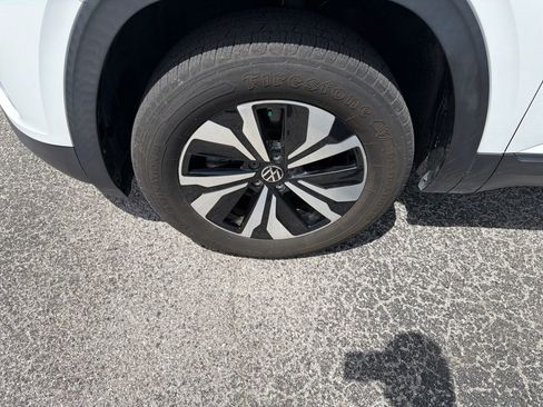 Used 2024 Volkswagen Atlas SE AWD/4WD image 11